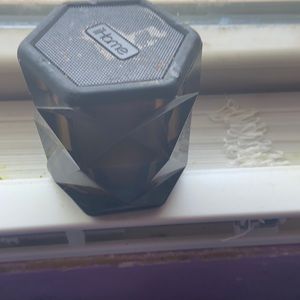 Speaker it a Ihome speaker